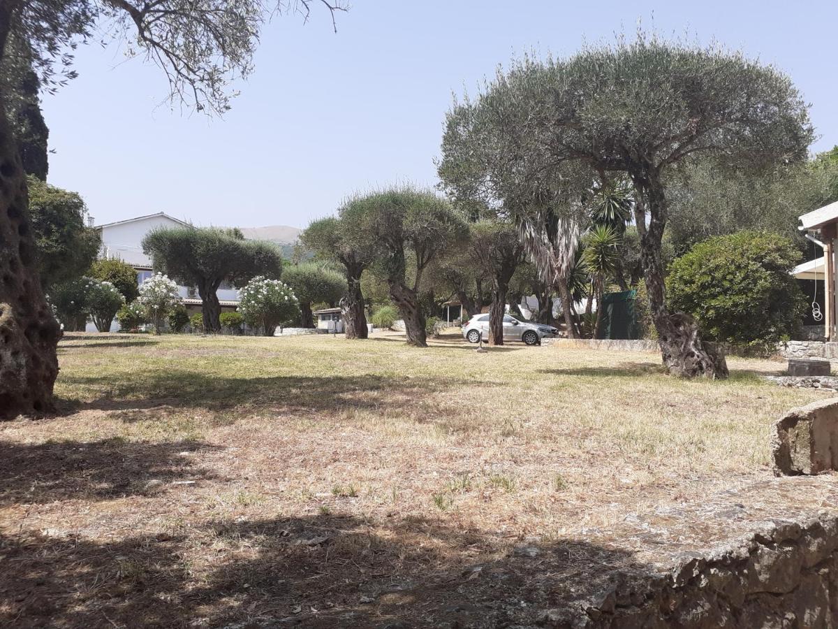 Katia Cottage Kassiopi Exterior photo